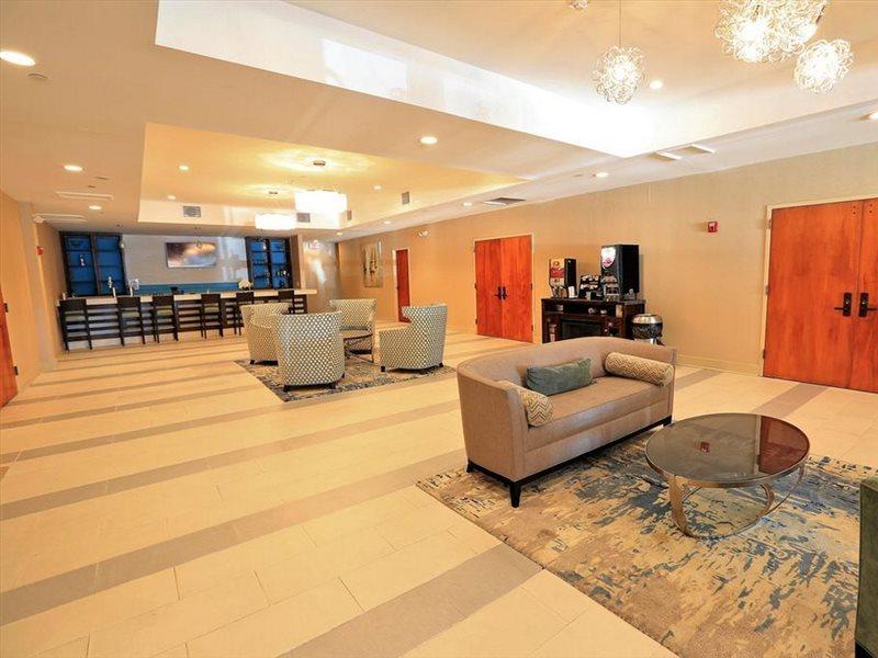 Wyndham Garden Kenosha Harborside Hotell Exteriör bild