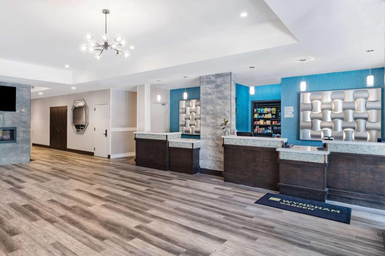 Wyndham Garden Kenosha Harborside Hotell Exteriör bild