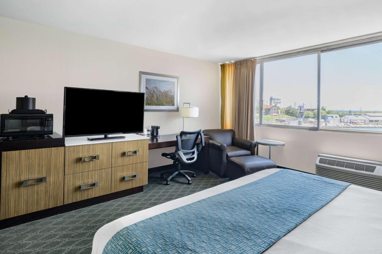 Wyndham Garden Kenosha Harborside Hotell Exteriör bild