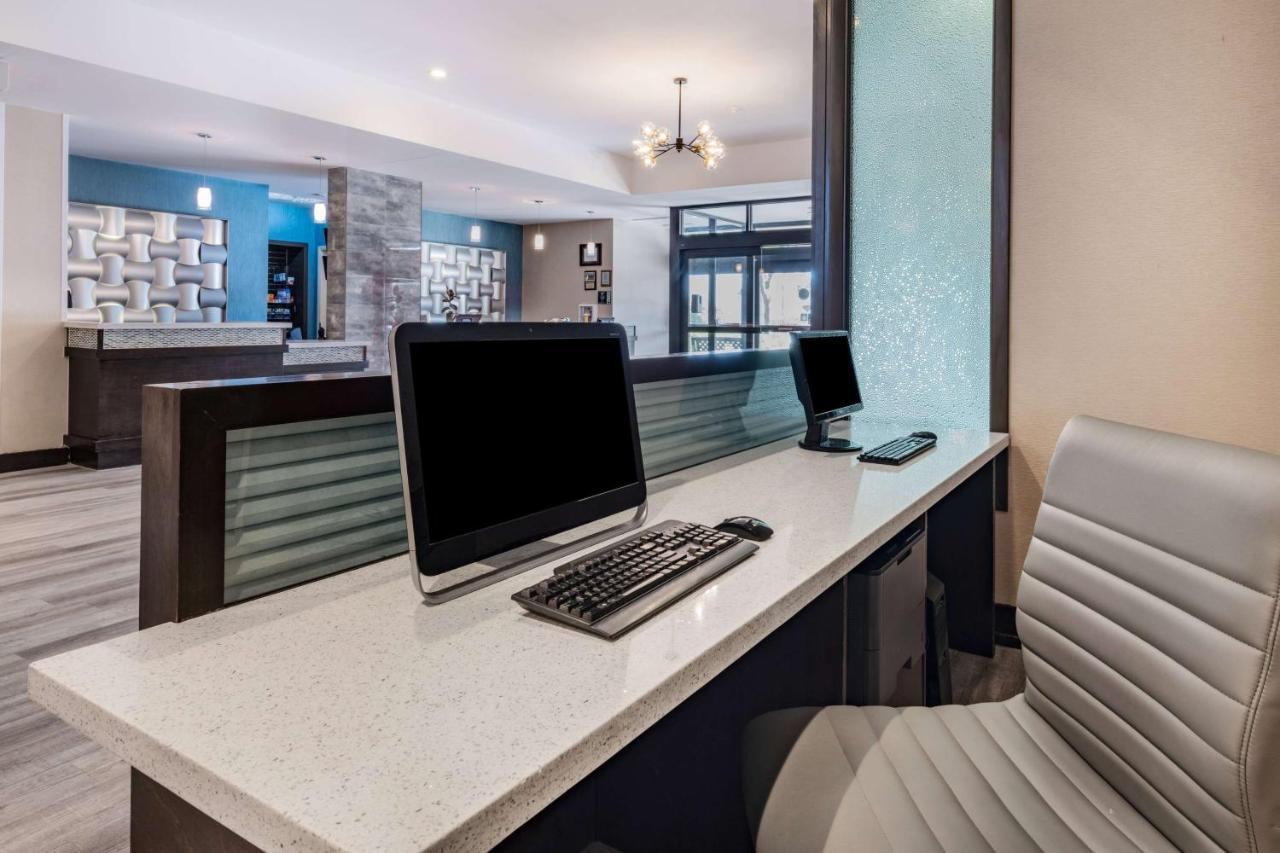 Wyndham Garden Kenosha Harborside Hotell Exteriör bild