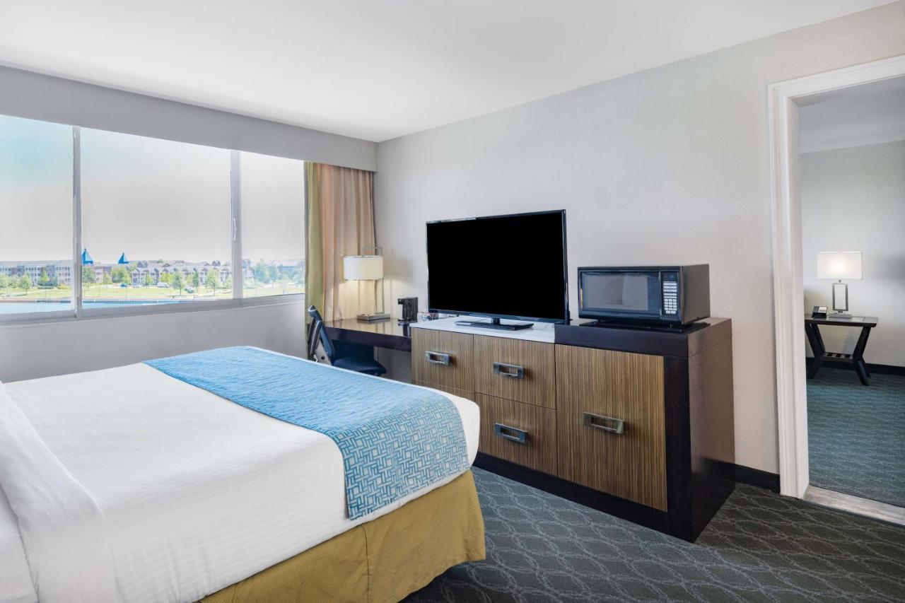 Wyndham Garden Kenosha Harborside Hotell Exteriör bild