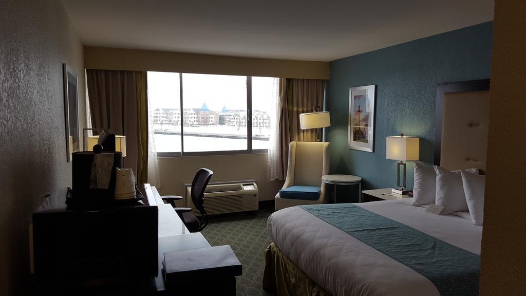 Wyndham Garden Kenosha Harborside Hotell Exteriör bild